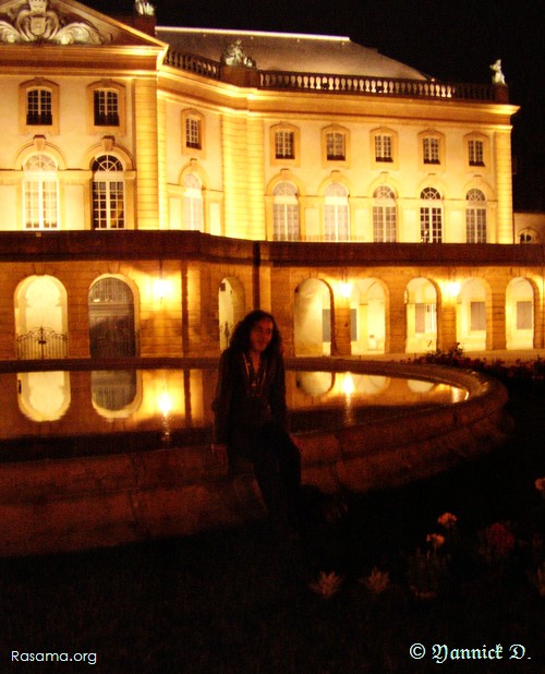 Place du théâtre
                ( 1 sur 2 )
            