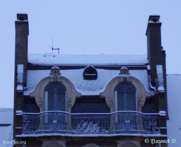 La
                même honorable habitation sous la neige
            