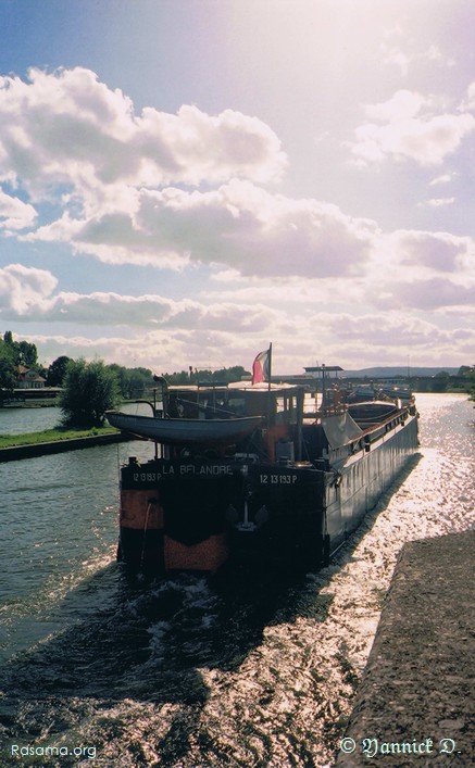 Style
                carte postale d’une péniche sur le canal de Metz ( bis )
            