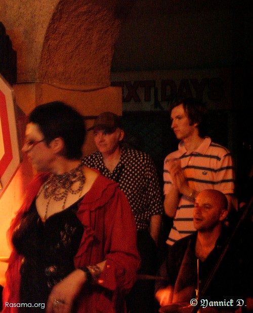 Chanteuse
de rock-country ( Oh Yeah! ) — Fête de la musique
— Metz