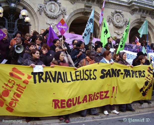 Manifestation
                ( un peu hypocrite ) de féministes à Paris
            