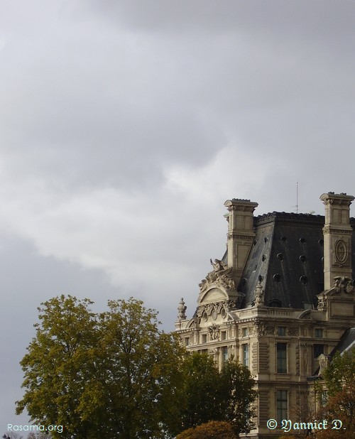 Petit bout d’un miroir
                du temps à Paris
            