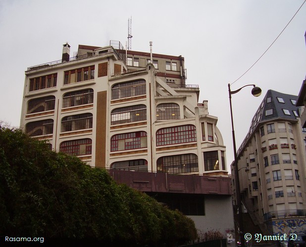 Architecture
                dans un quartier proche de la zone Est de Paris
            