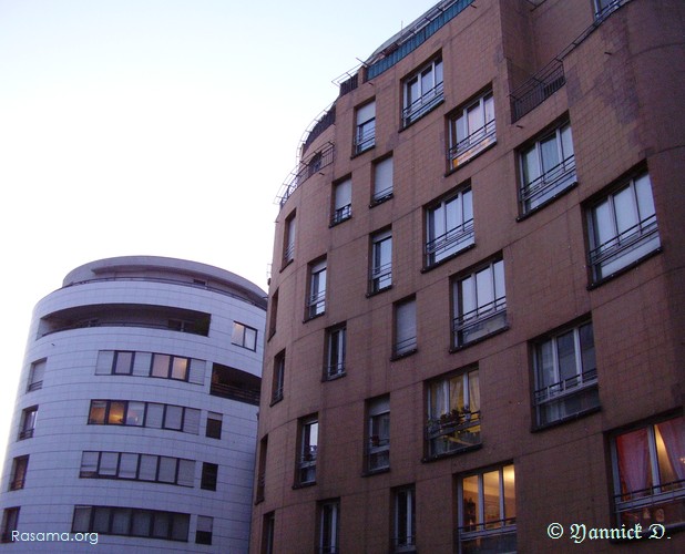 Exemple
                d’architecture moderne — Paris — Axe centre-est
            