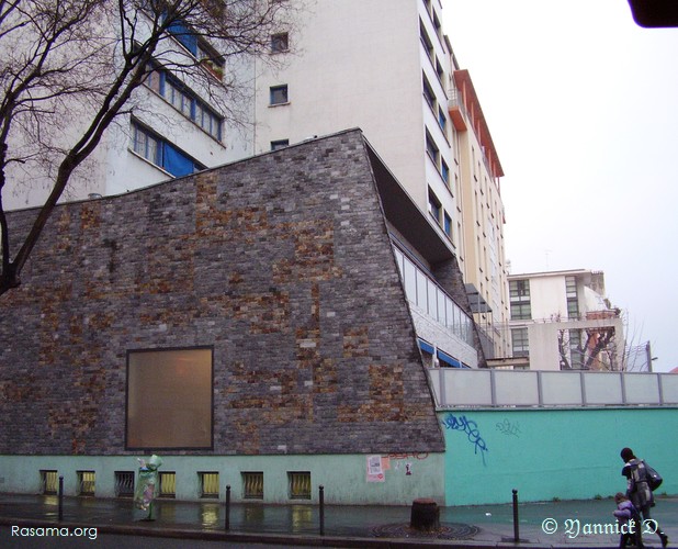 Mouvement
                de proue de navire — Architecture moderne dynamique — HLM
                proche centre de Paris
            