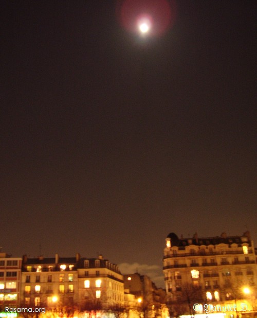 Avec
                un peu de recul, c’est un autre monde — Vue depuis Les Quais
                de La Seine
            