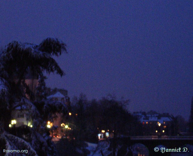 Un petit
                matin à Metz sous la neige avec des lueurs d’un soir d’été sur
                la côte d’azur
            