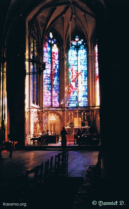 Vitraux
à l’intérieur d’une église à Dijon